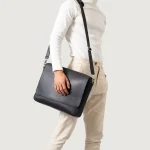 The Carismatico Black Leather Messenger Bag - Image 7
